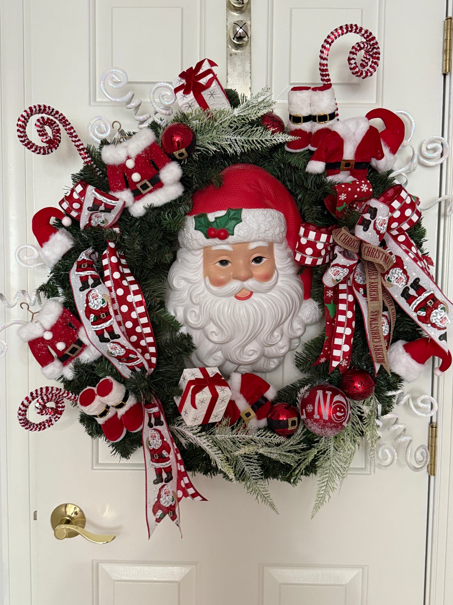 Light-Up Santa Face Wreath – Vintage Christmas Charm with Candy Cane Accents | Madison on Main | One of a Kind