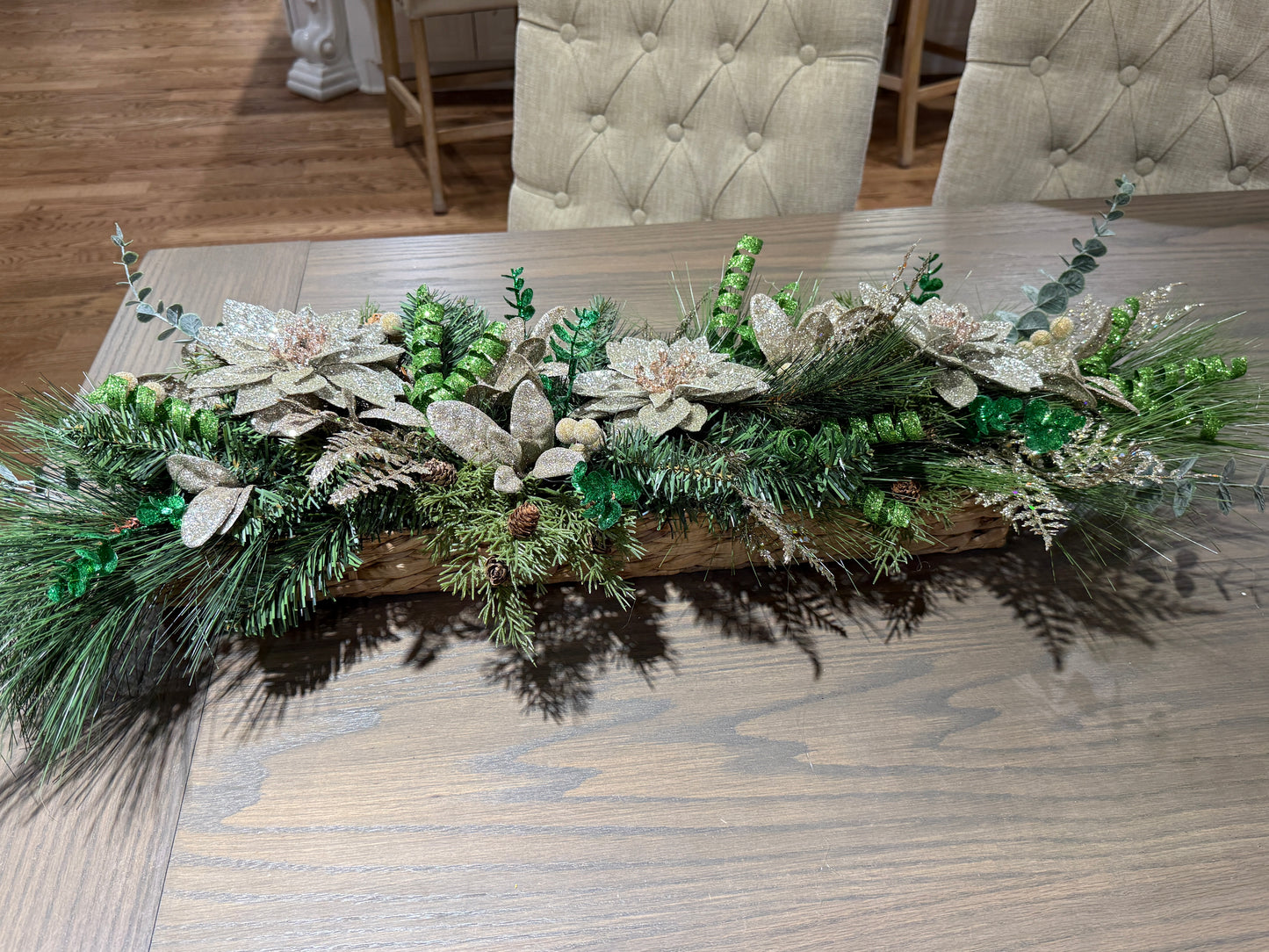 Gold Poinsettia Christmas Centerpiece – Elegant Holiday Arrangement with Glitter & Greenery