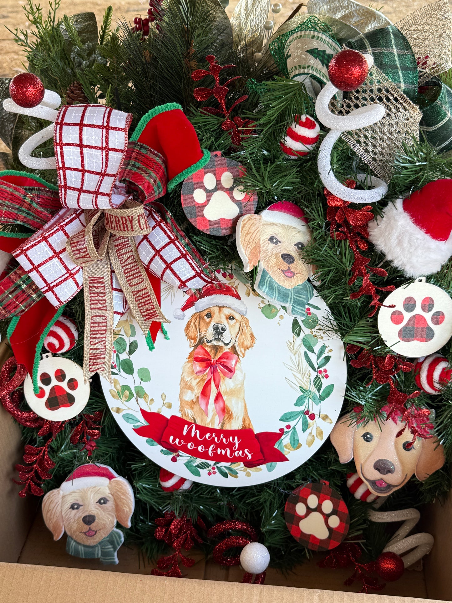 Merry Woofmas Dog Christmas Wreath – Dog Lover Holiday Décor