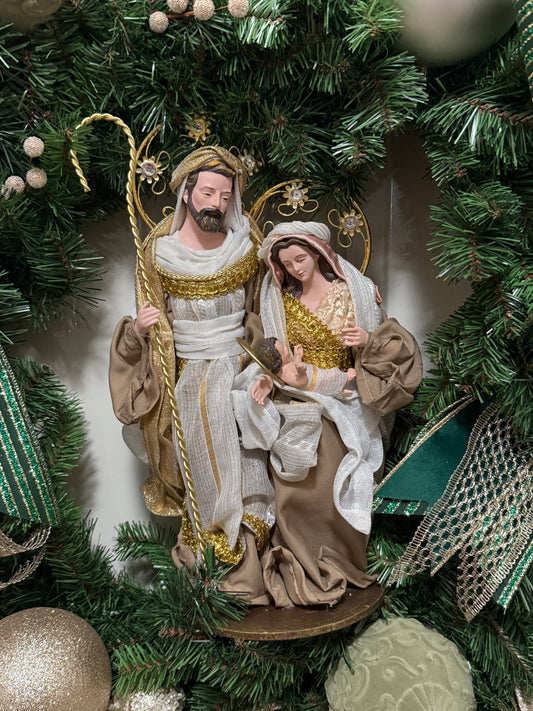 Gorgeous Nativity Wreath