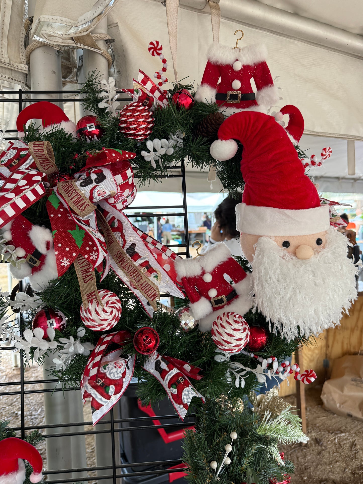 Whimsical Santa Face Christmas Wreath – Festive Red & White Holiday Door Decor